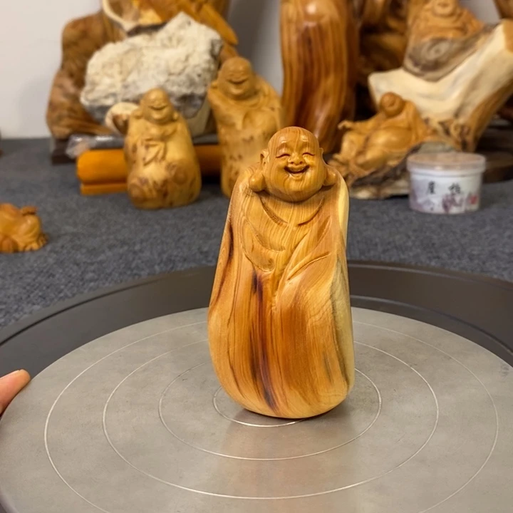 柏木（崖柏）弥勒佛手把件
