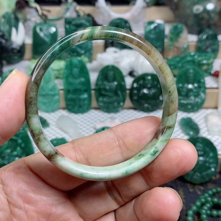 未镶嵌独山玉颈饰