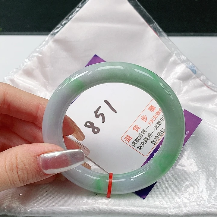 翡翠手镯（圆镯）未镶嵌翡翠手镯