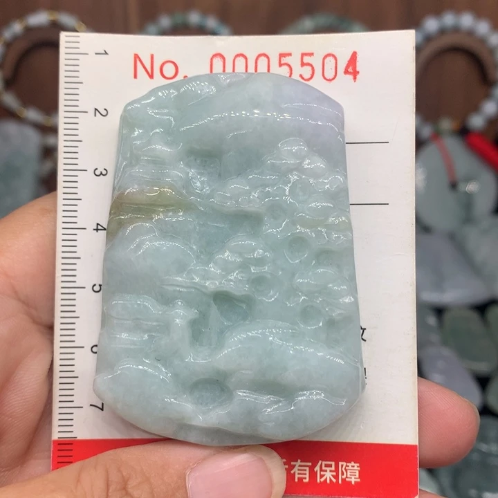 颈饰未镶嵌翡翠微瑕