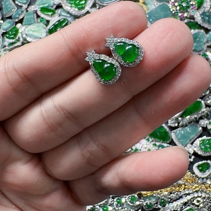 翡翠颈饰未镶嵌天然A货翡翠放漏