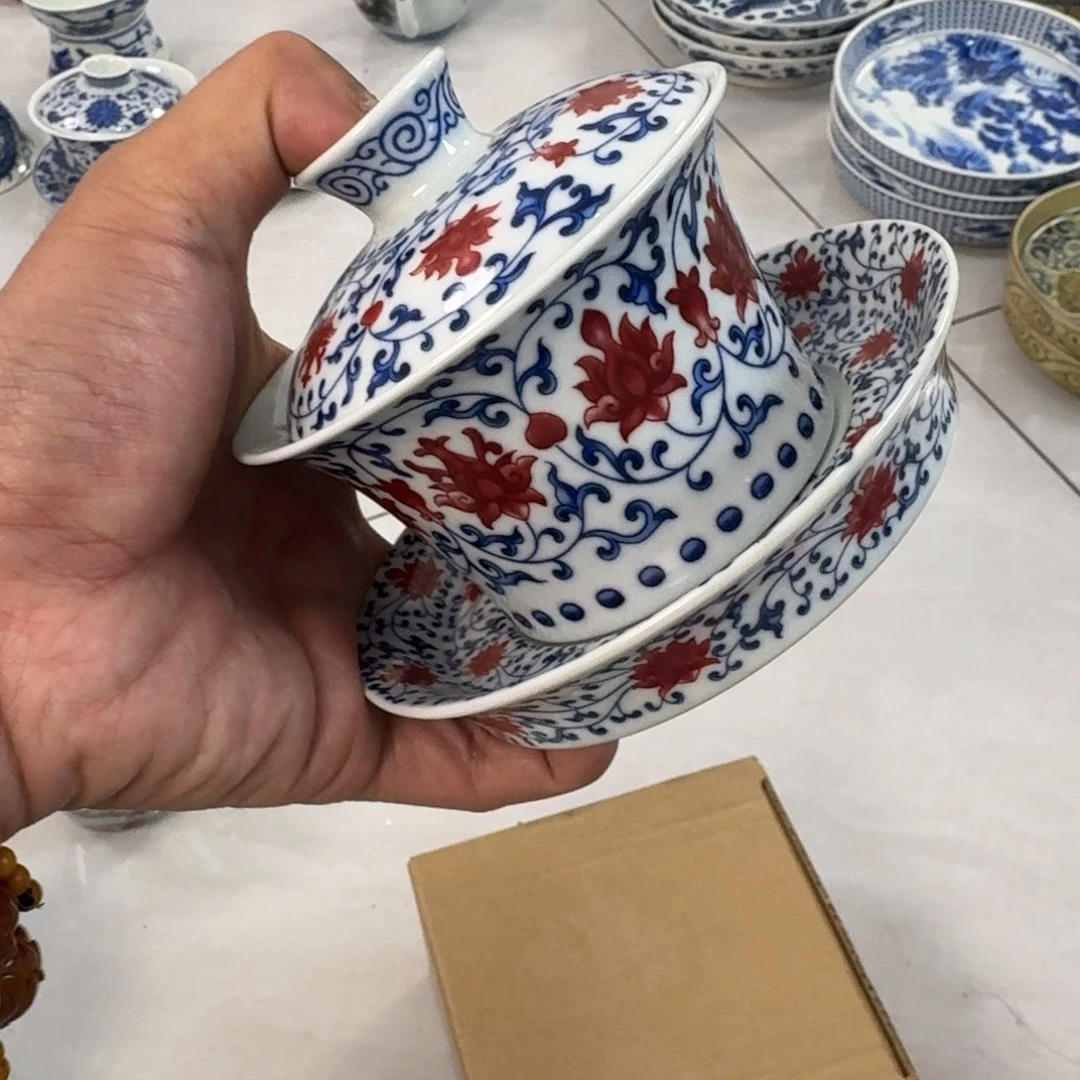 摆件陶釉里红缠枝莲三才盖碗