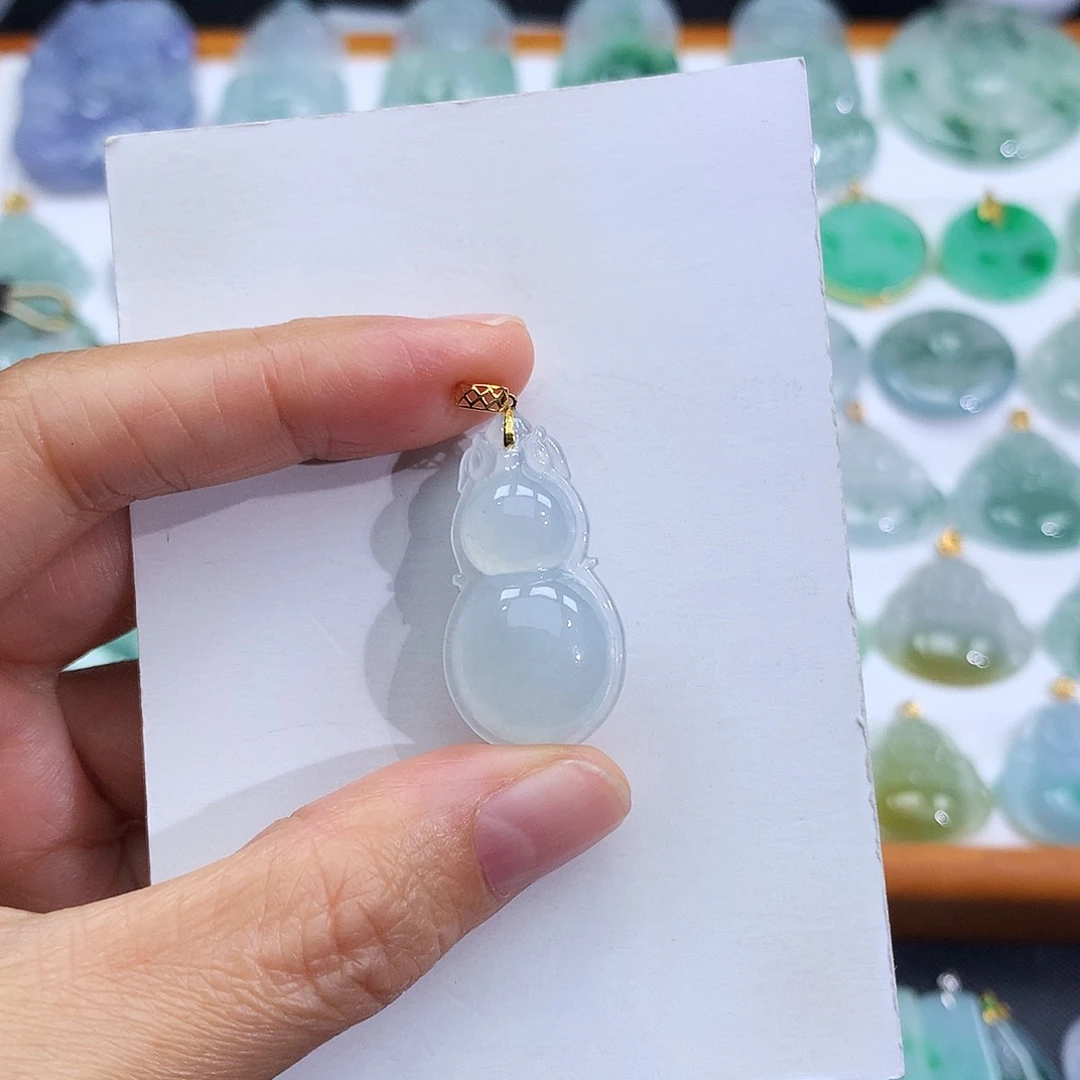 释***放翡翠18K金镶嵌颈饰翡翠吊坠