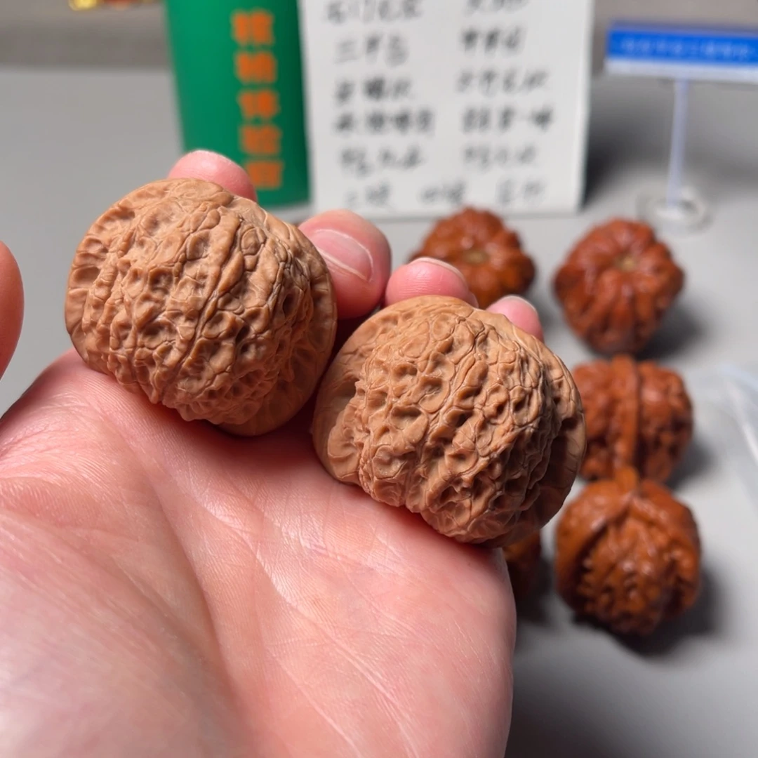 文玩核桃把件血麒麟