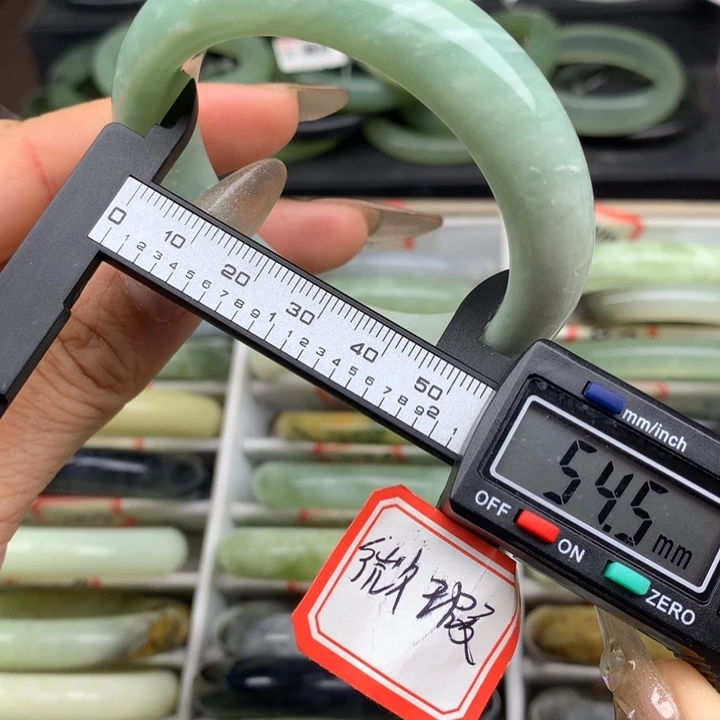 蛇纹石玉未镶嵌手镯890
