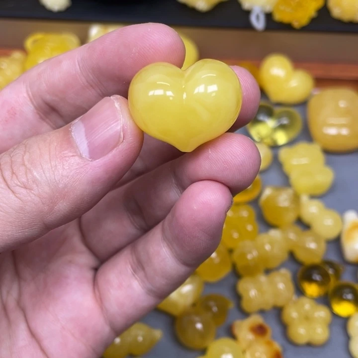 琥珀未镶嵌珠宝奇石