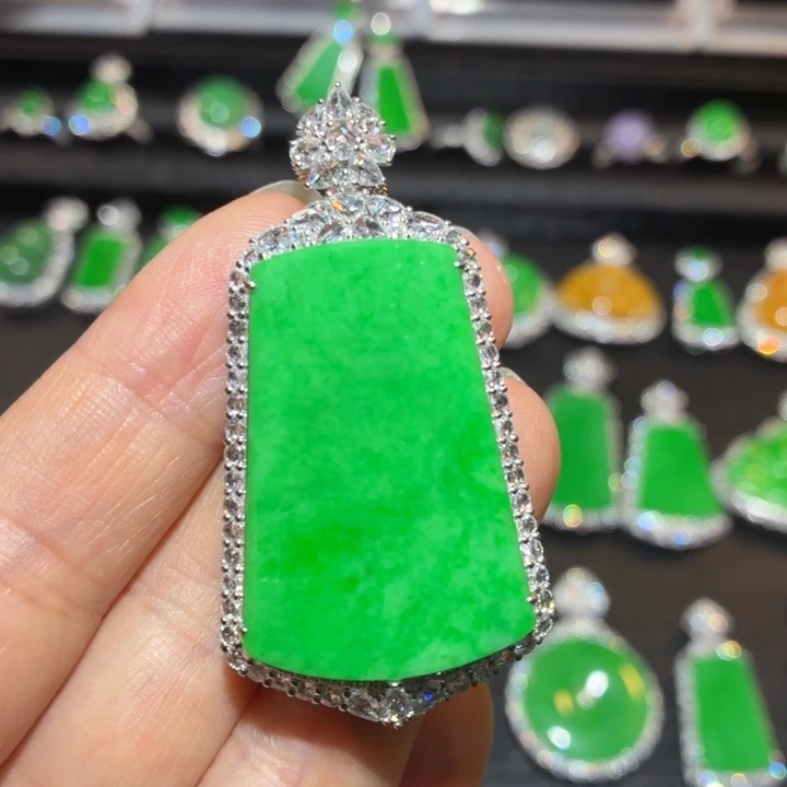 翡翠18K金镶嵌吊坠(不含链)翡翠