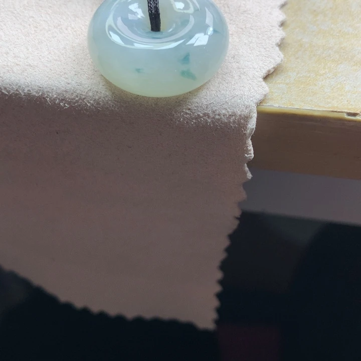 翡翠颈饰未镶嵌吊坠
