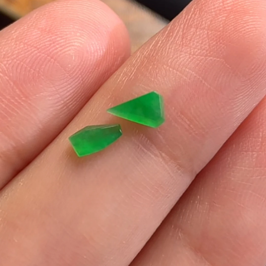 天然缅甸翡翠A货未镶嵌切割一对-佳