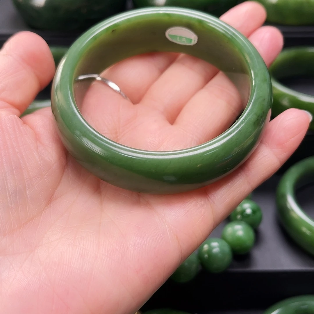 和田玉（碧玉）未镶嵌手镯