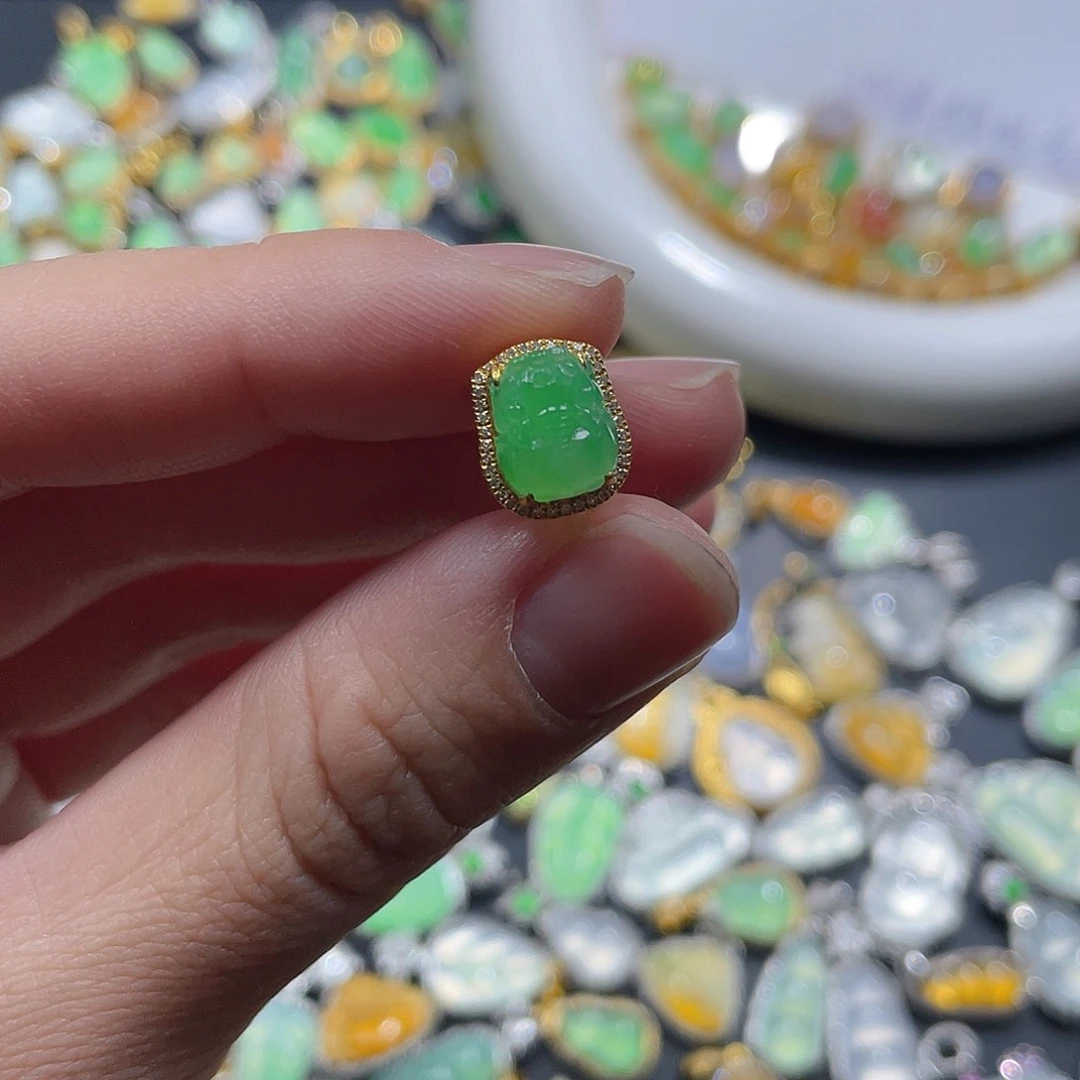 翡翠颈饰18K金镶嵌天然翡翠18kA货