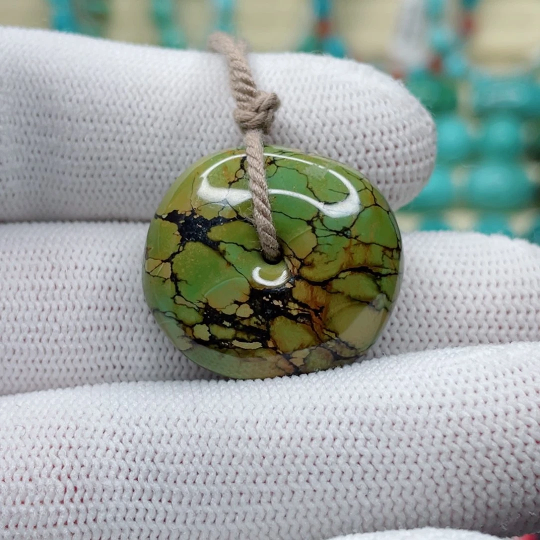 绿松石未镶嵌颈饰