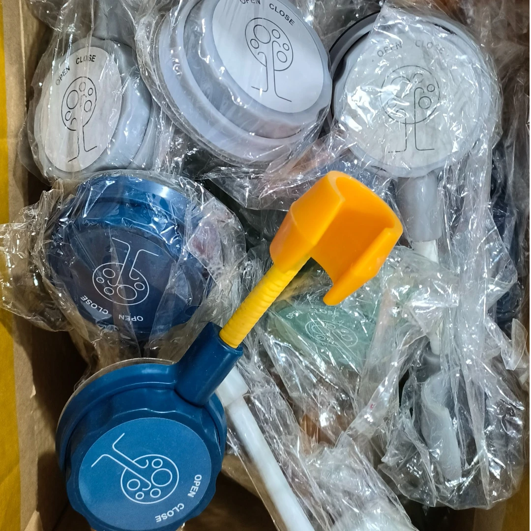 3243-随机颜色花洒支架带吸盘