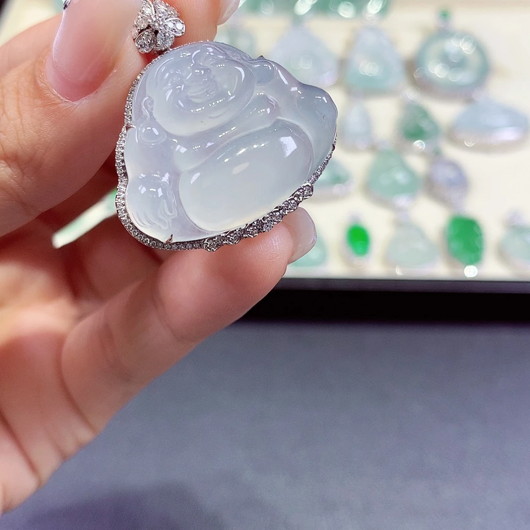 翡翠18K金镶嵌颈饰翡翠