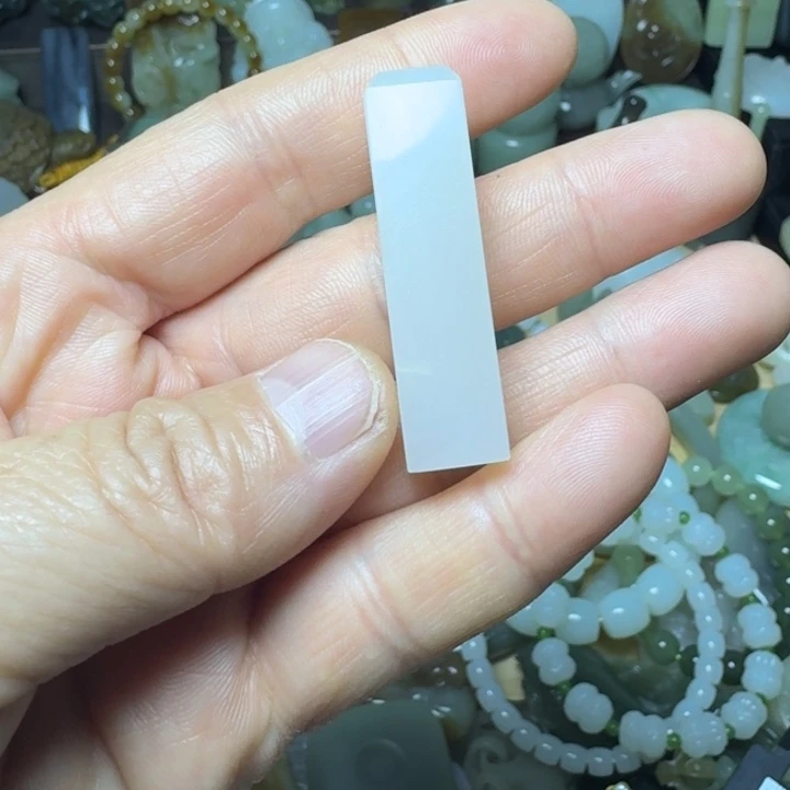 燕***客和田玉未镶嵌颈饰