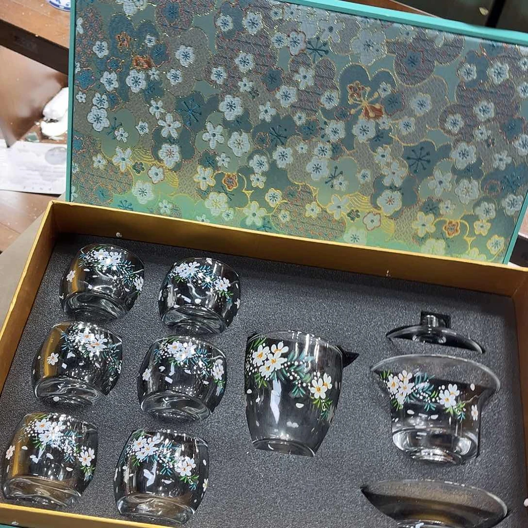 孤品茶具套装等。
