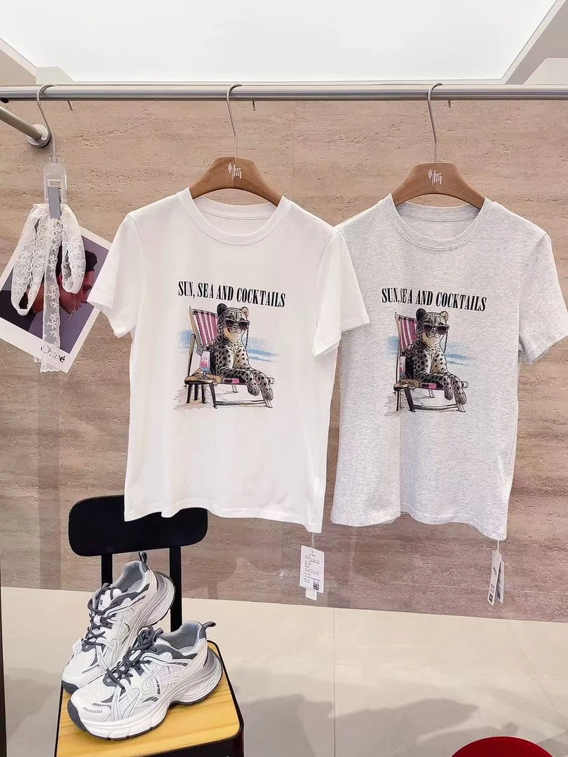 8447轩尚女装“悠闲小豹图案印花T恤”