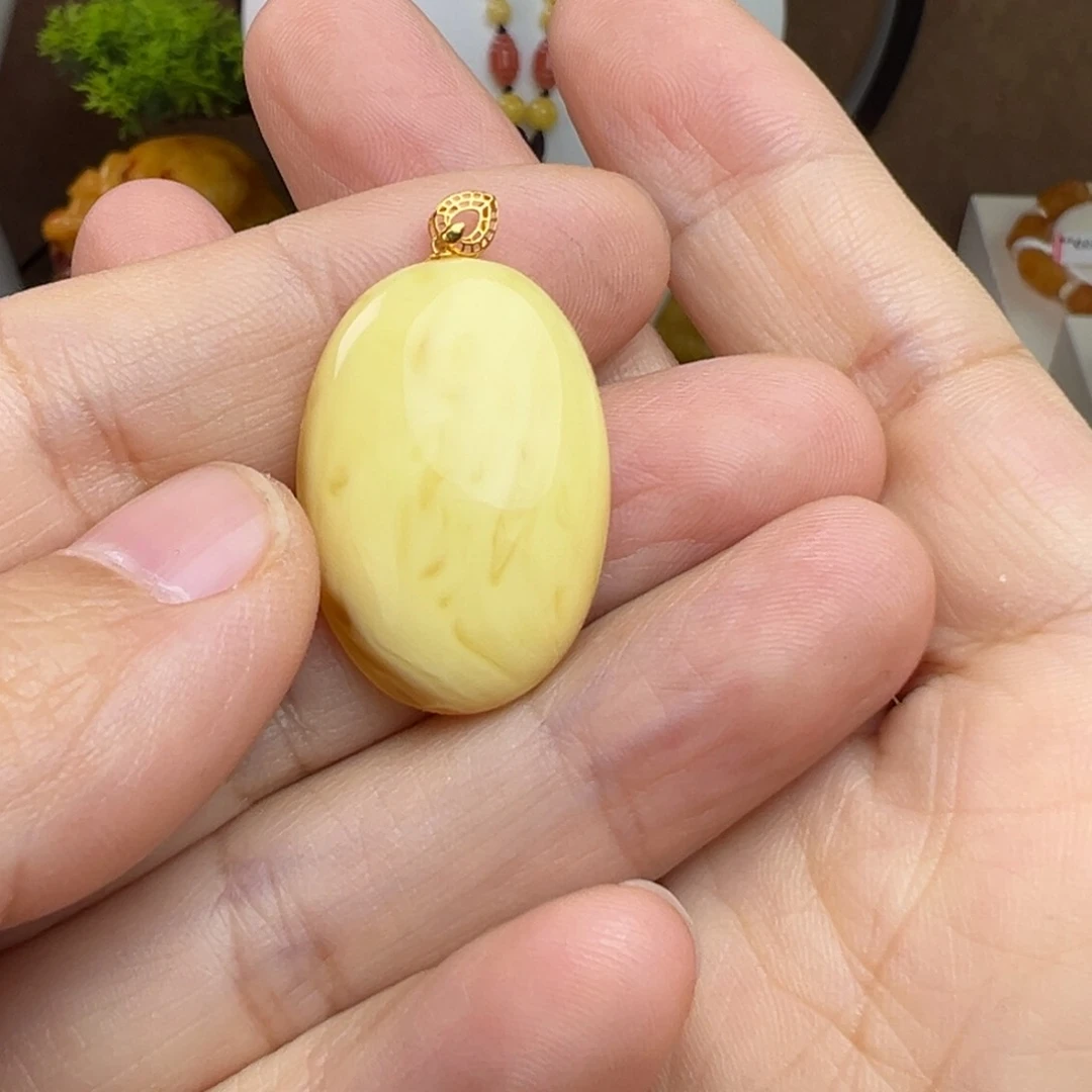 蜜蜡吊坠(不含链)18K金镶嵌