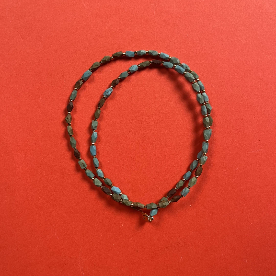 老矿绿松随型脖挂 7084