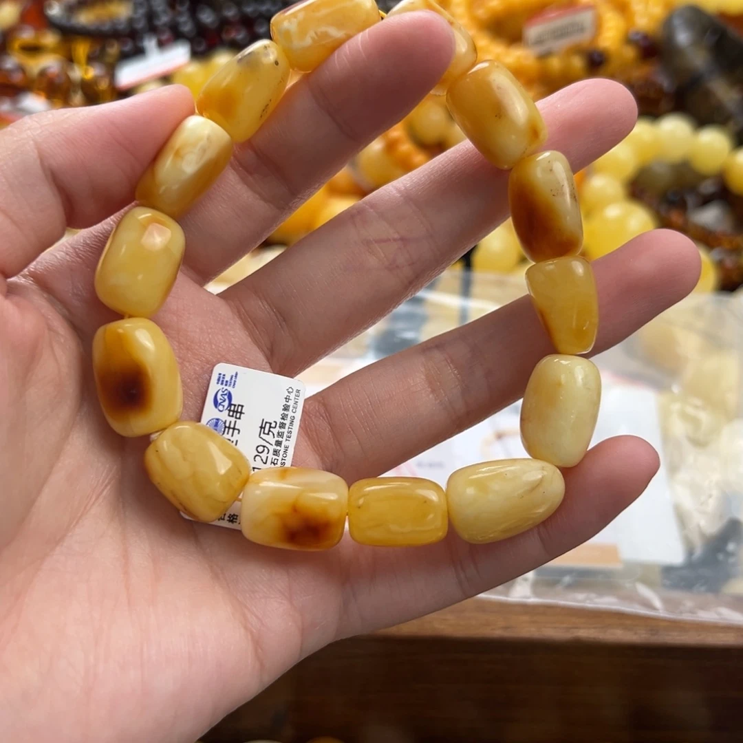 未镶嵌琥珀珠宝奇石