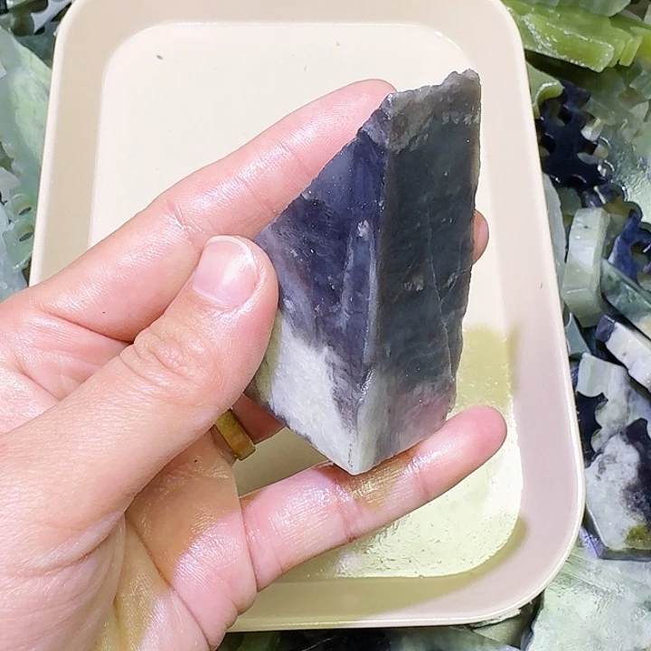 和田玉未镶嵌车挂