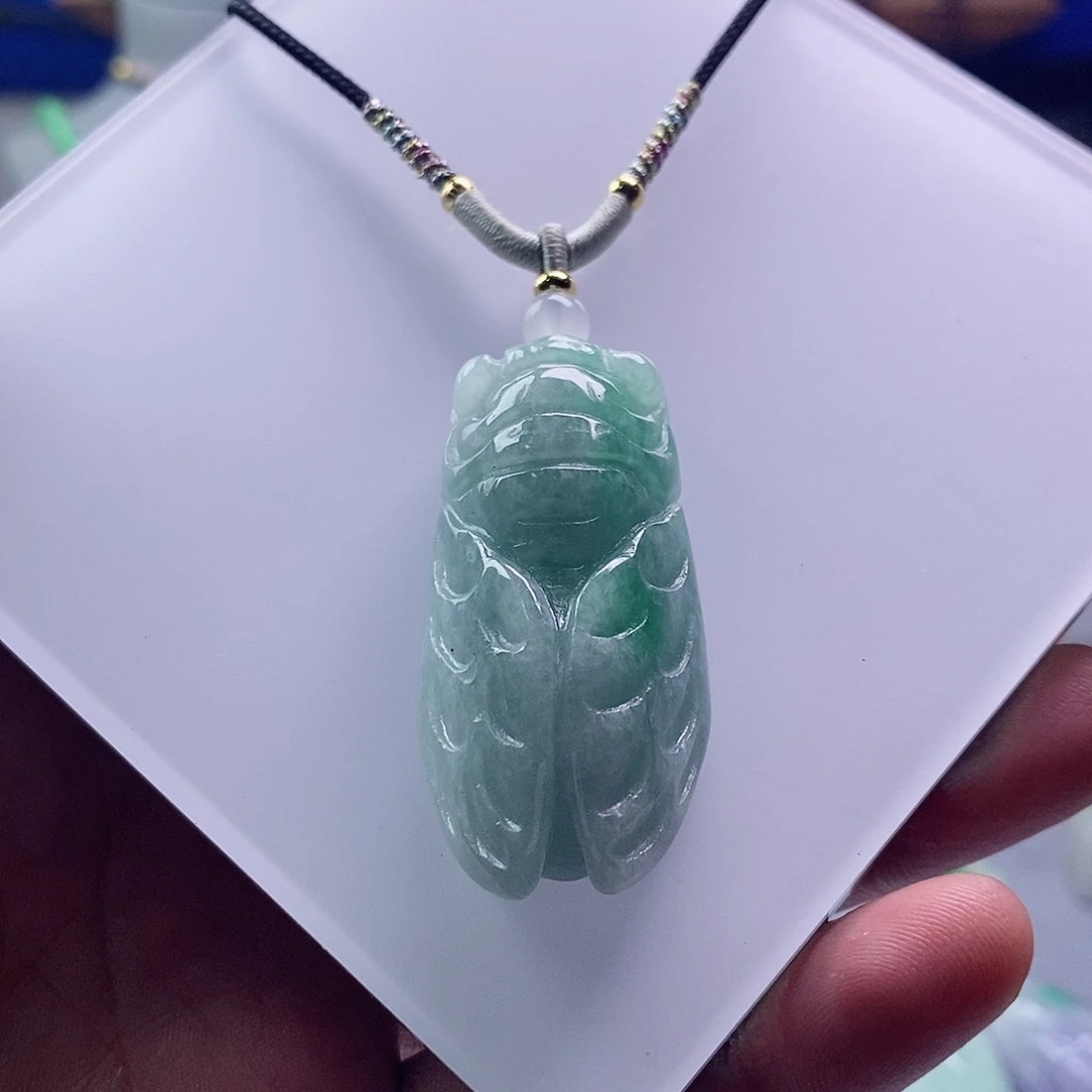 翡翠未镶嵌吊坠(赠链)