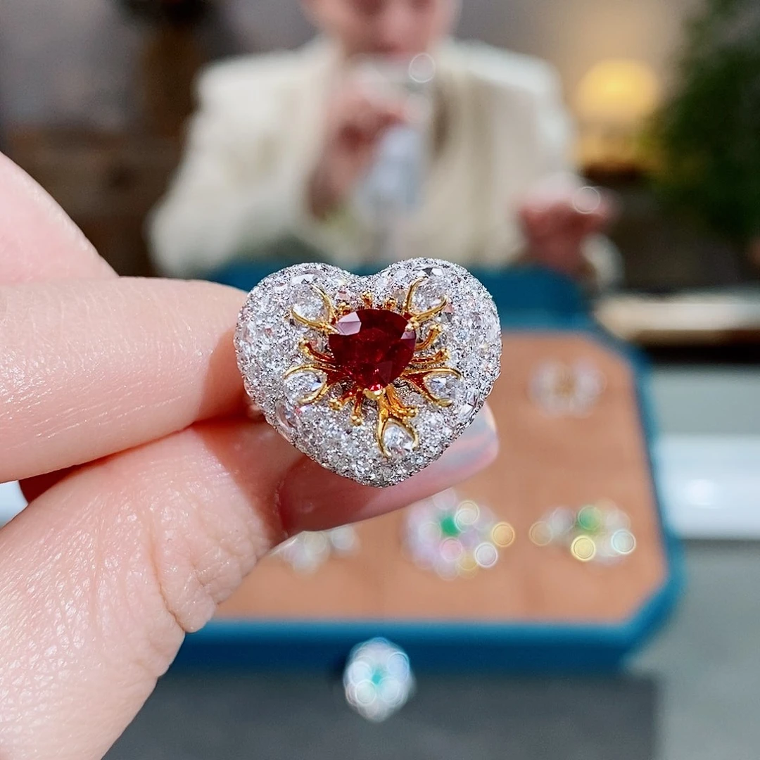 红宝石戒指18K金镶嵌1.1ct无烧鸽血红aigs