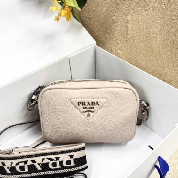 普拉达/包包/95新/市场价68888/251009zb0013