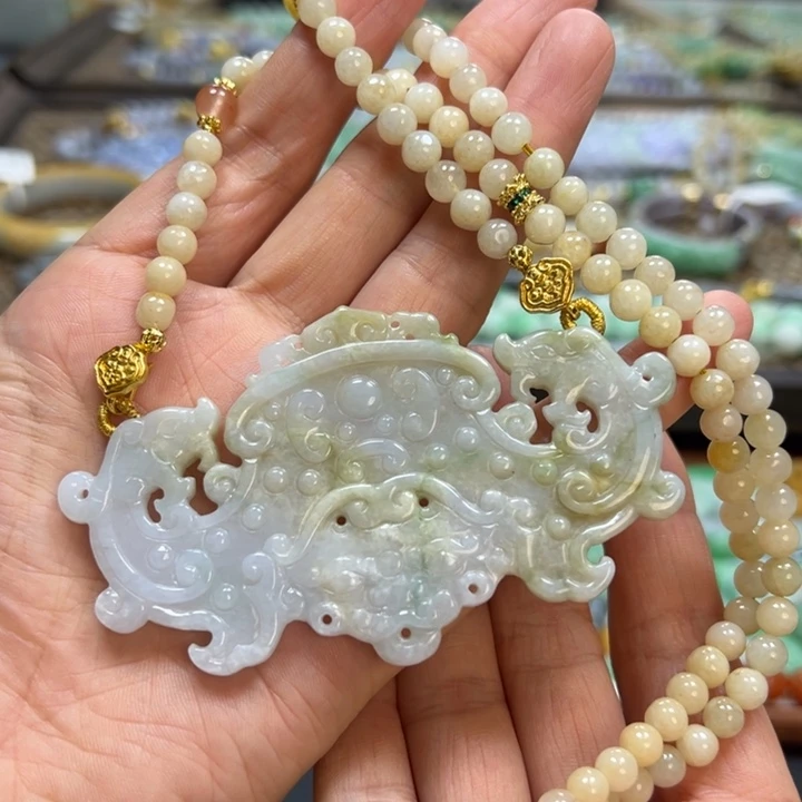 翡翠颈饰未镶嵌吊坠