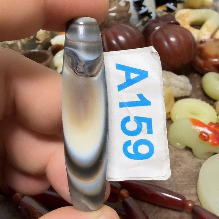 玛瑙/玉髓足铂镶嵌颈饰