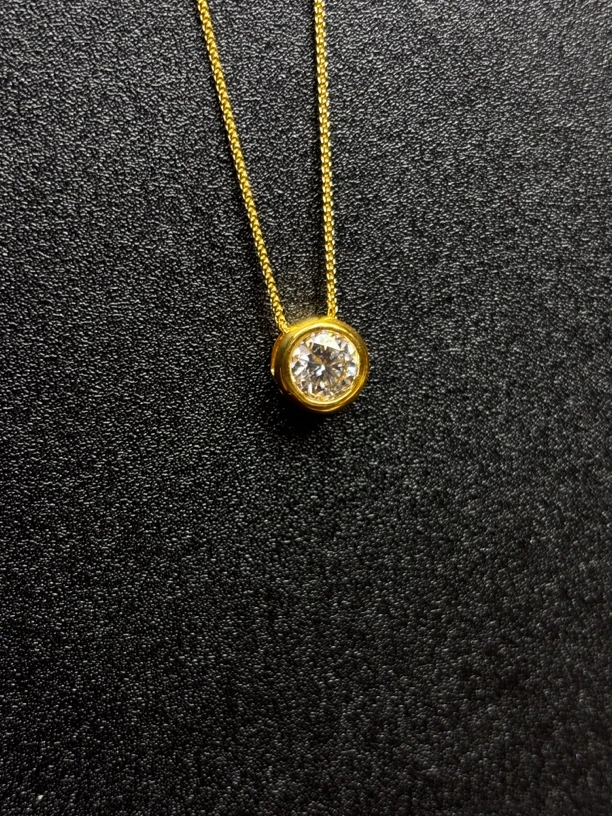 莫桑石18k金 Au750 吊坠（莫桑钻）b069（送项链）