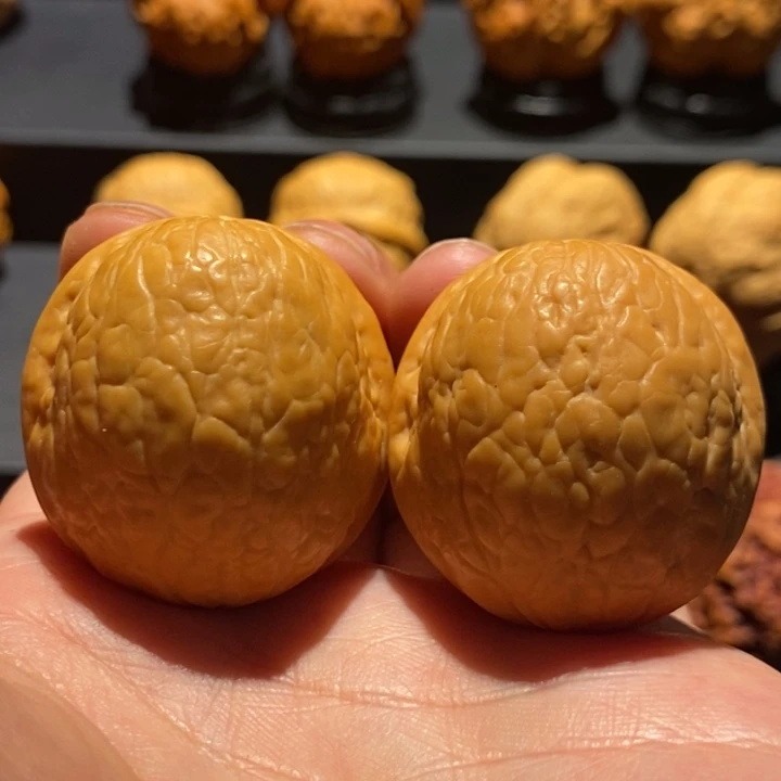 文玩核桃把件33尺蛇皮球