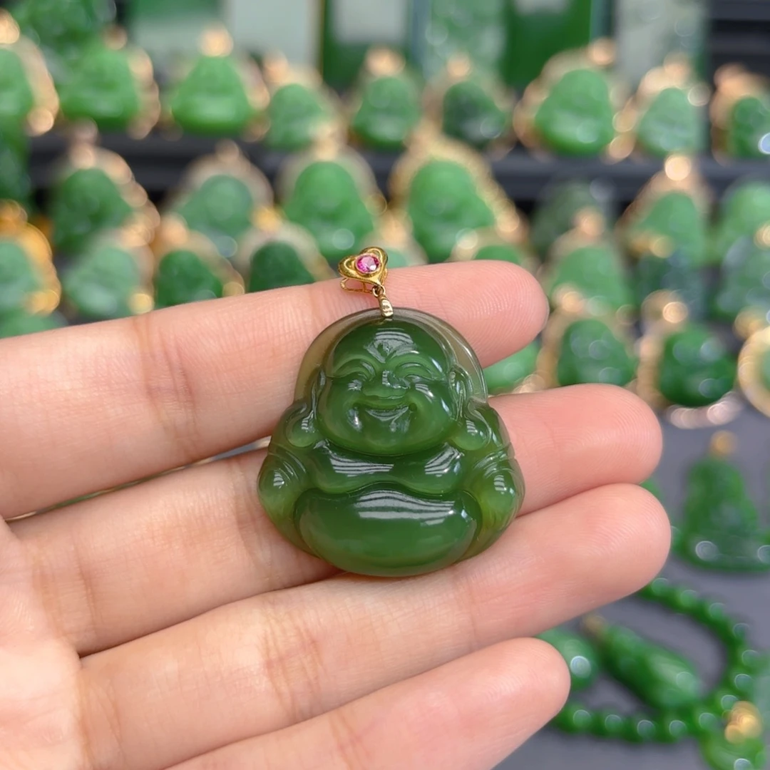 颈饰18K金镶嵌和田玉（碧玉）