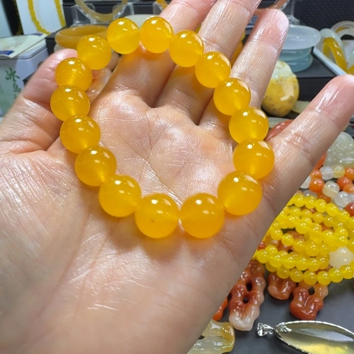 会***鹅石英质玉（金丝玉）未镶嵌颈饰