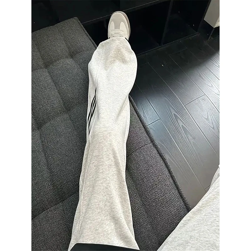 美式灰色弯刀卫裤男秋季cleanfit三条杠微喇裤子直筒阔腿运动长裤
