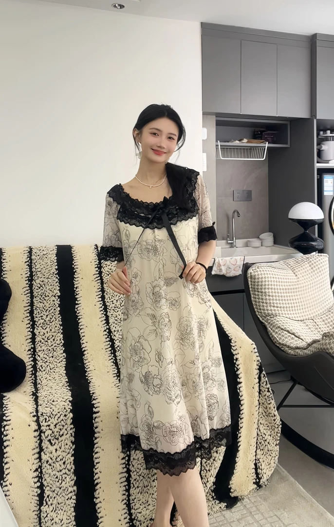 刺绣心形长袖圆领中长裙睡裙ins性感大码女士宽松