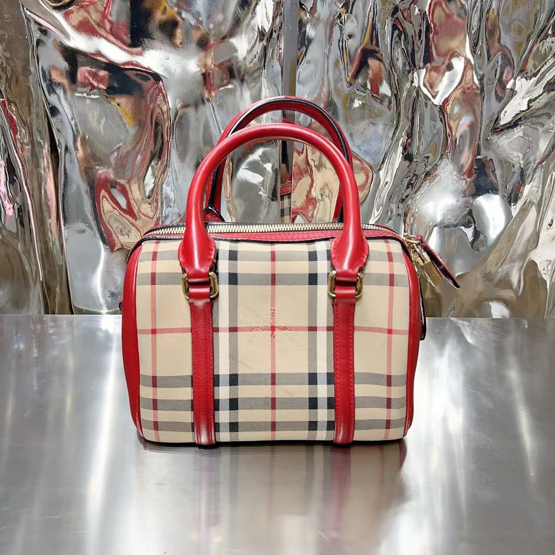 95新 BURBERRY/博柏利 红色 格纹 枕头 手提包/HD