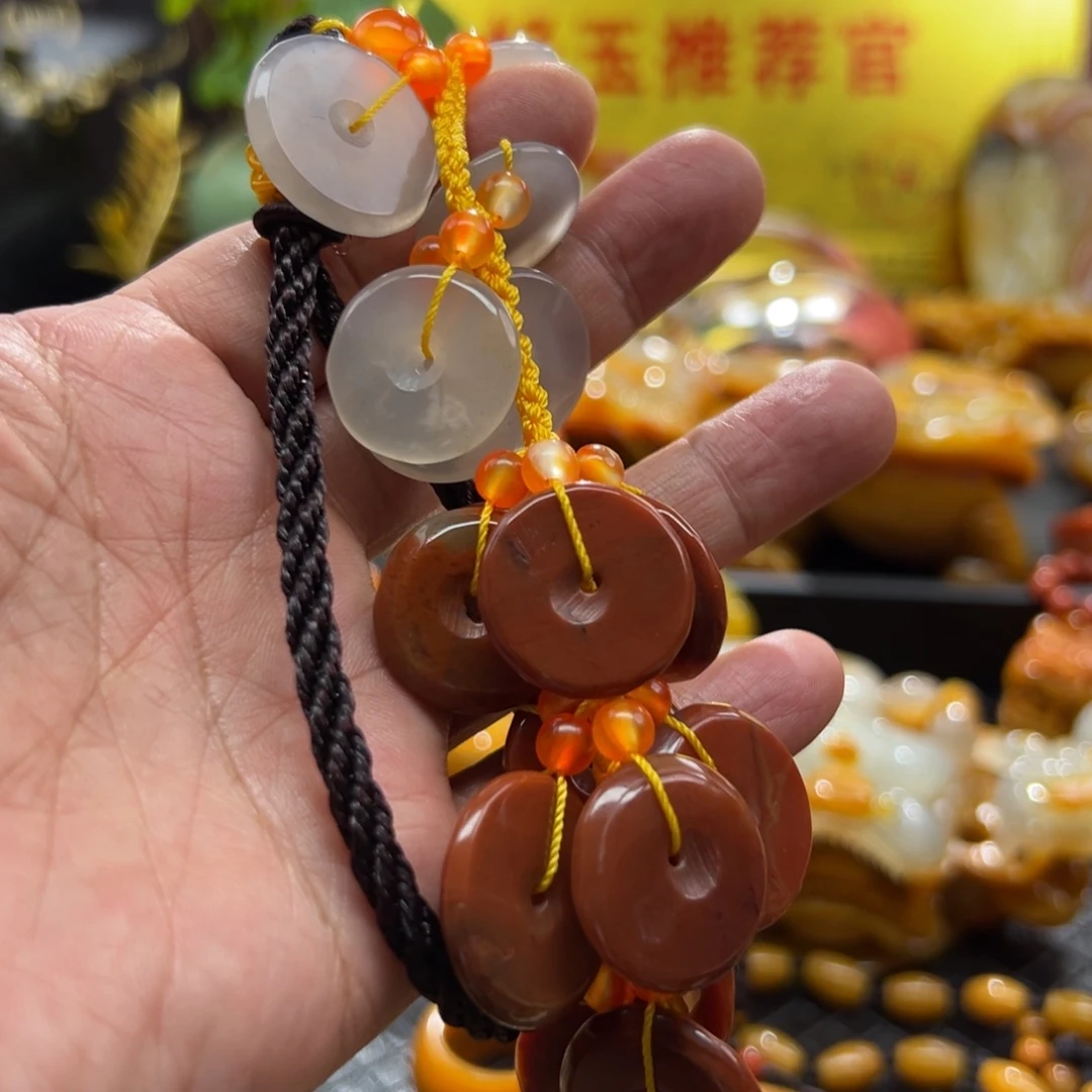 颈饰未镶嵌石英质玉