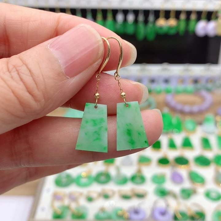 翡翠18K金镶嵌耳饰