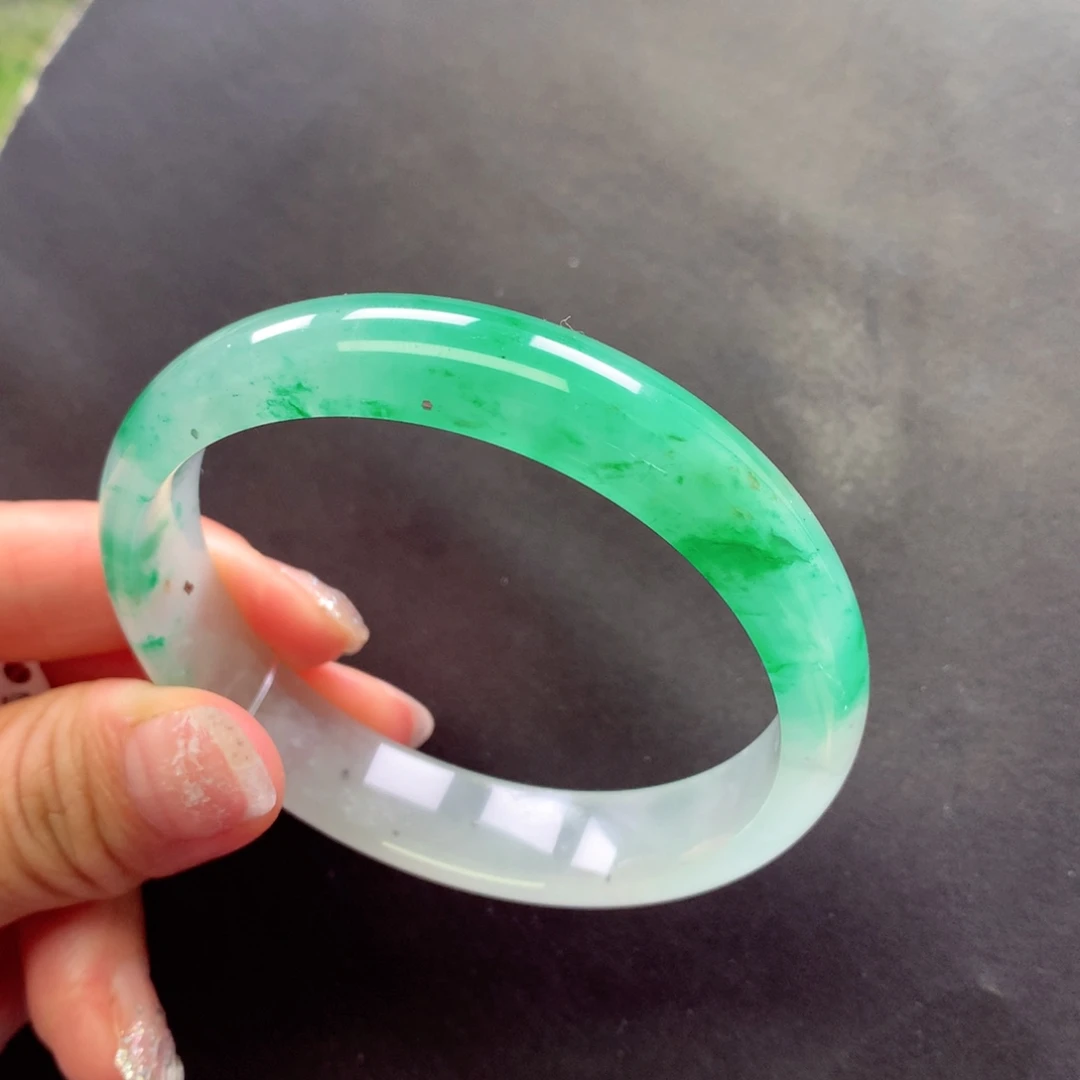 未镶嵌手镯石英质玉