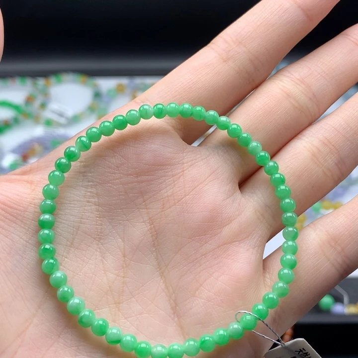 翡翠手镯未镶嵌翡翠