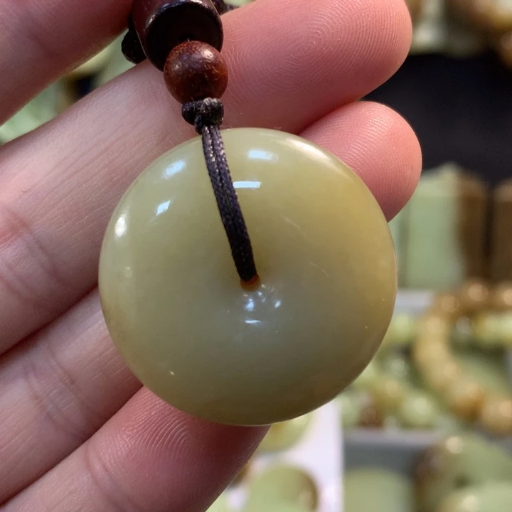 颈饰未镶嵌和田玉