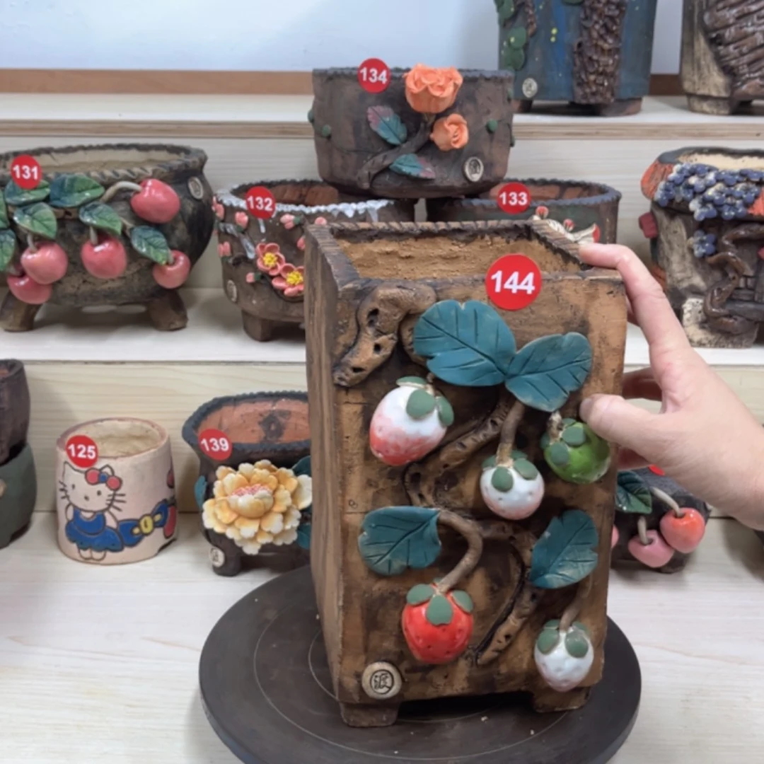【闪购商品】紫砂花盆144 内口径 12，带脚高26微瑕