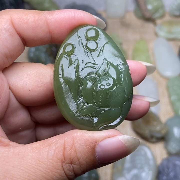 和田玉未镶嵌颈饰