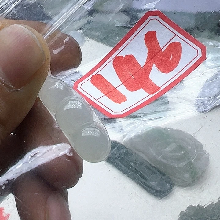 翡翠颈饰未镶嵌天然缅甸翡翠吊坠