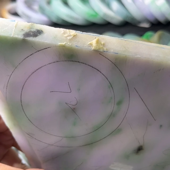 定制翡翠未镶嵌翡翠手镯