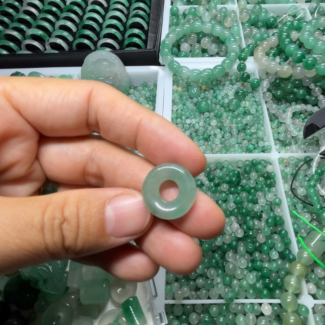 石英质玉未镶嵌甜甜圈