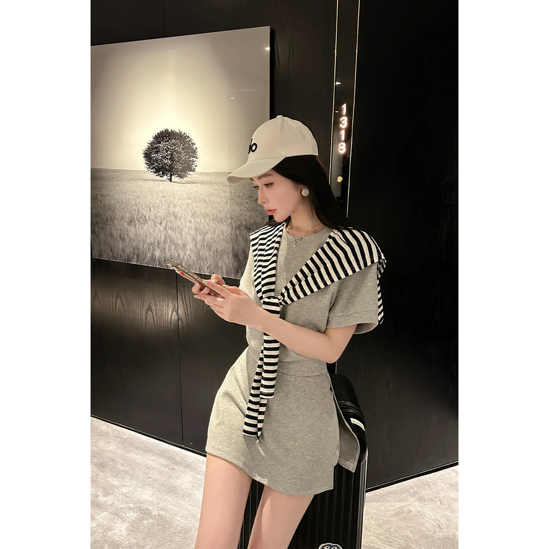 毛妮LADIESFIRST【韩女天彩】配条纹披肩休闲刺绣短袖T恤女L1854