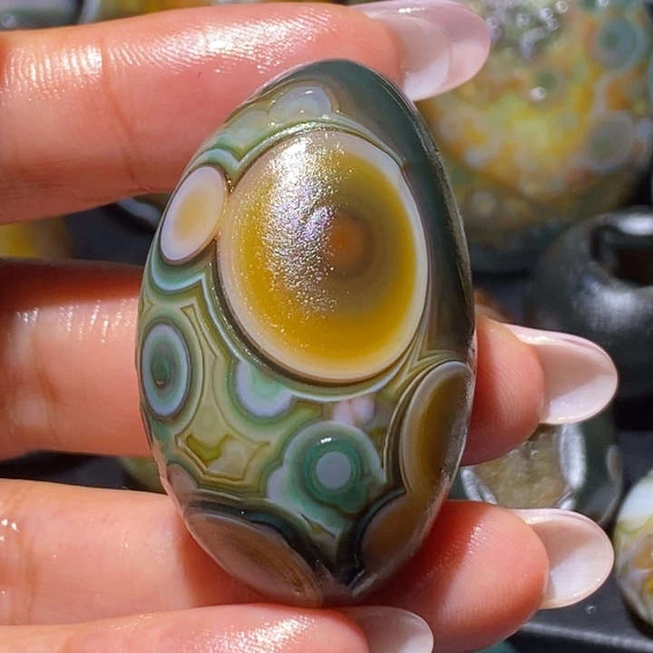 玛瑙/玉髓未镶嵌珠宝奇石72