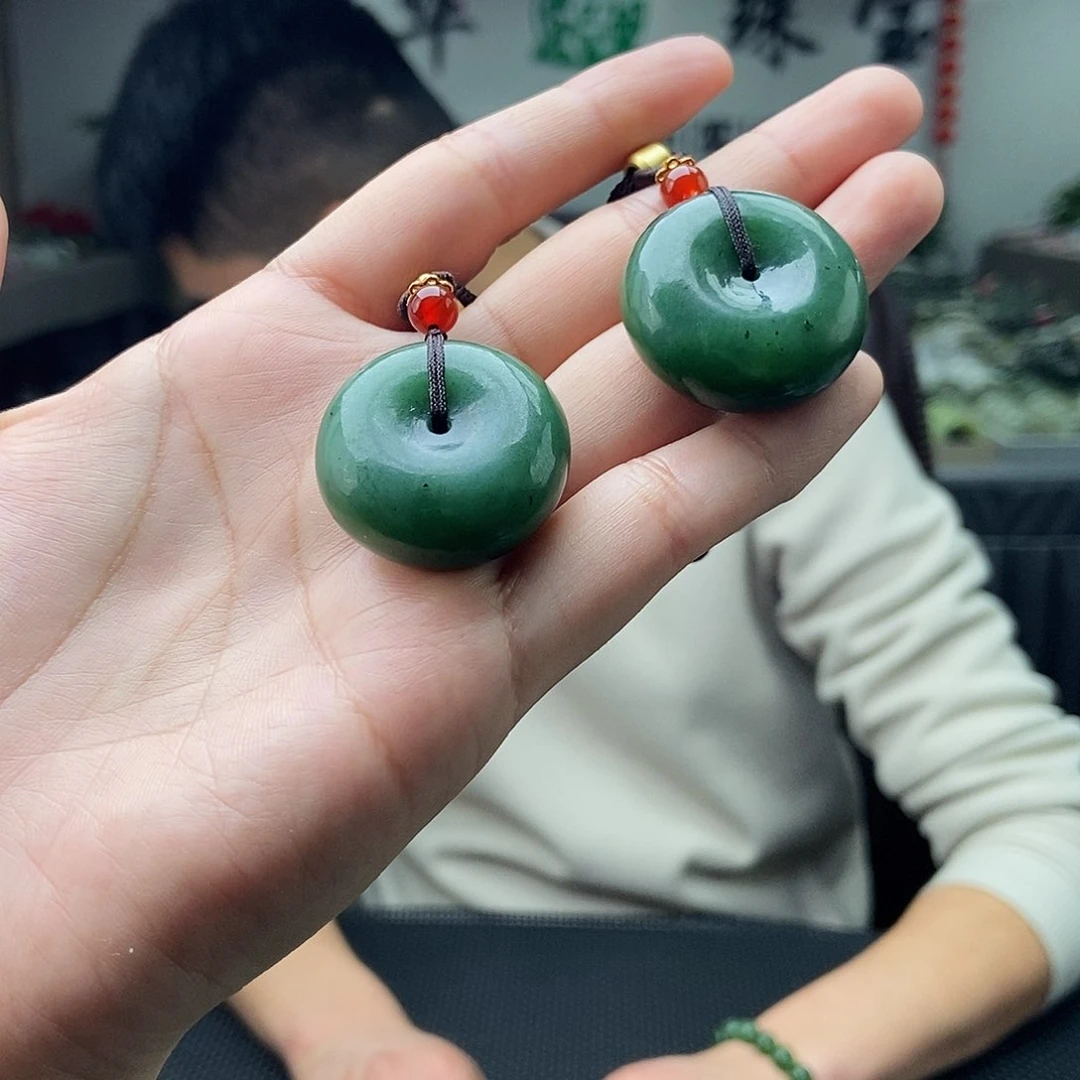 和田玉颜色多样性发拍一发一未镶嵌